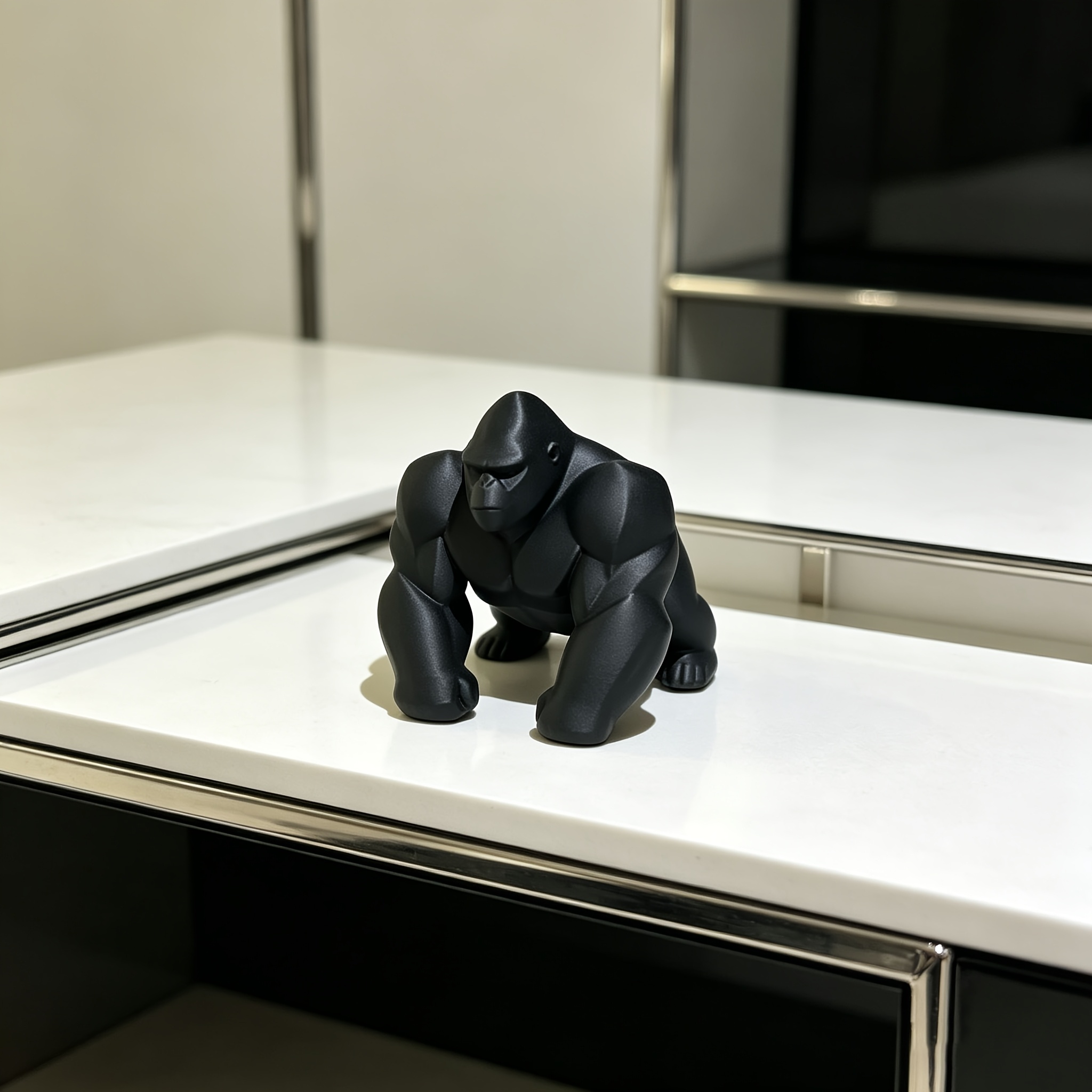 Office Furniture Loft - Geometrische Gorilla-Figur 3D-Druck Minimalistische Affen-Statue Tischdekoration